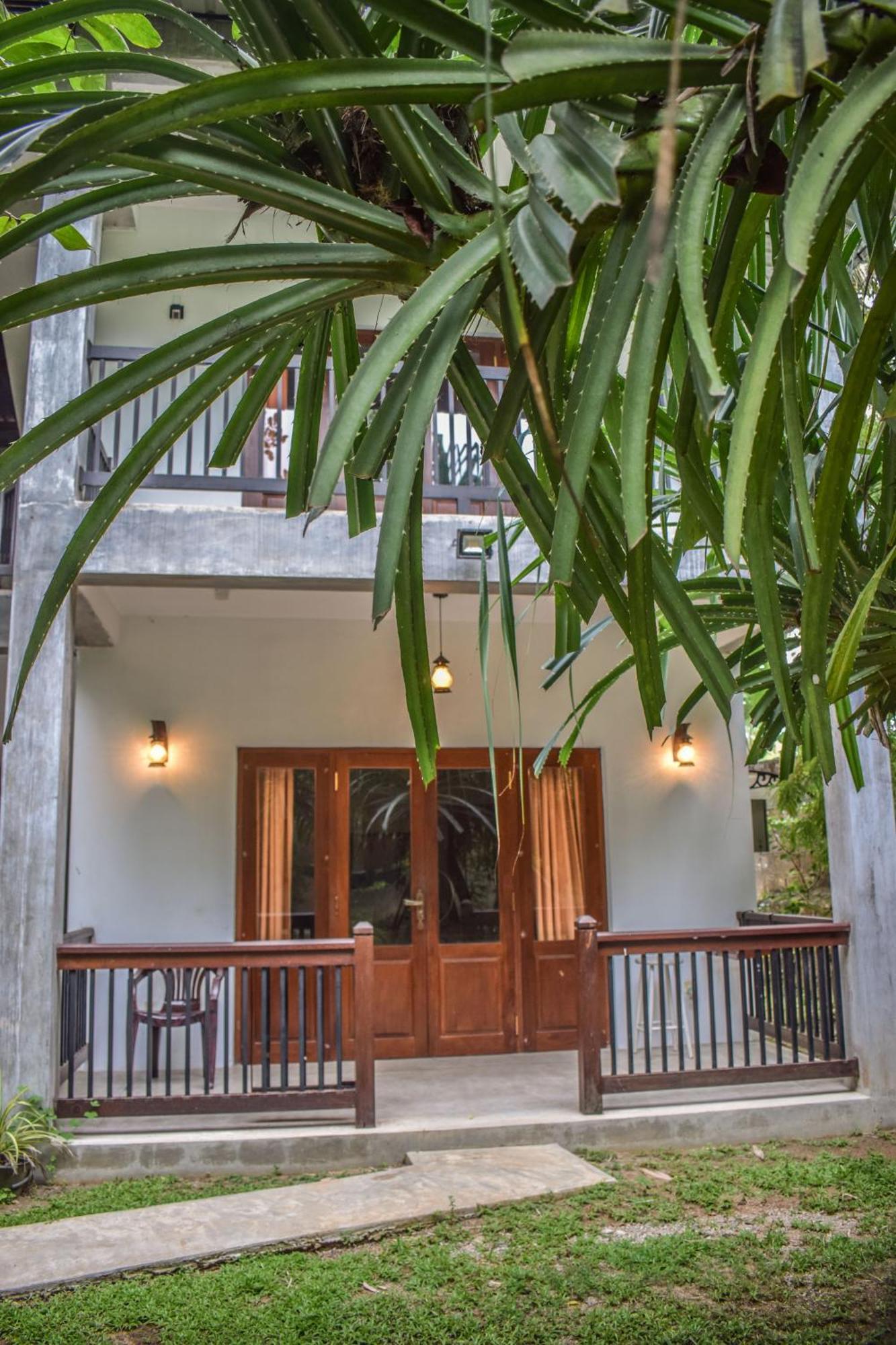Lawrence * Weligama