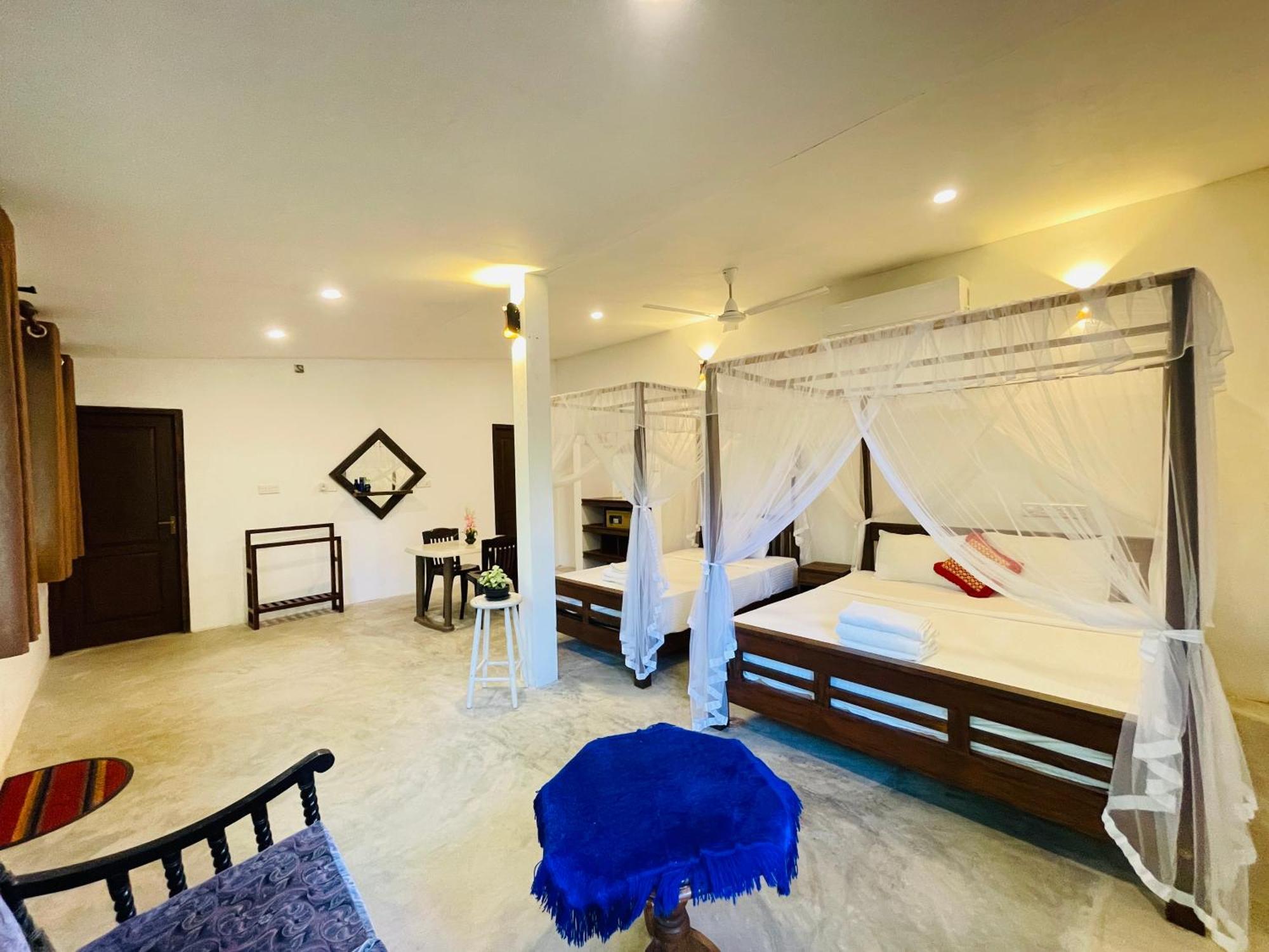 Bed & Breakfast Lawrence Weligama