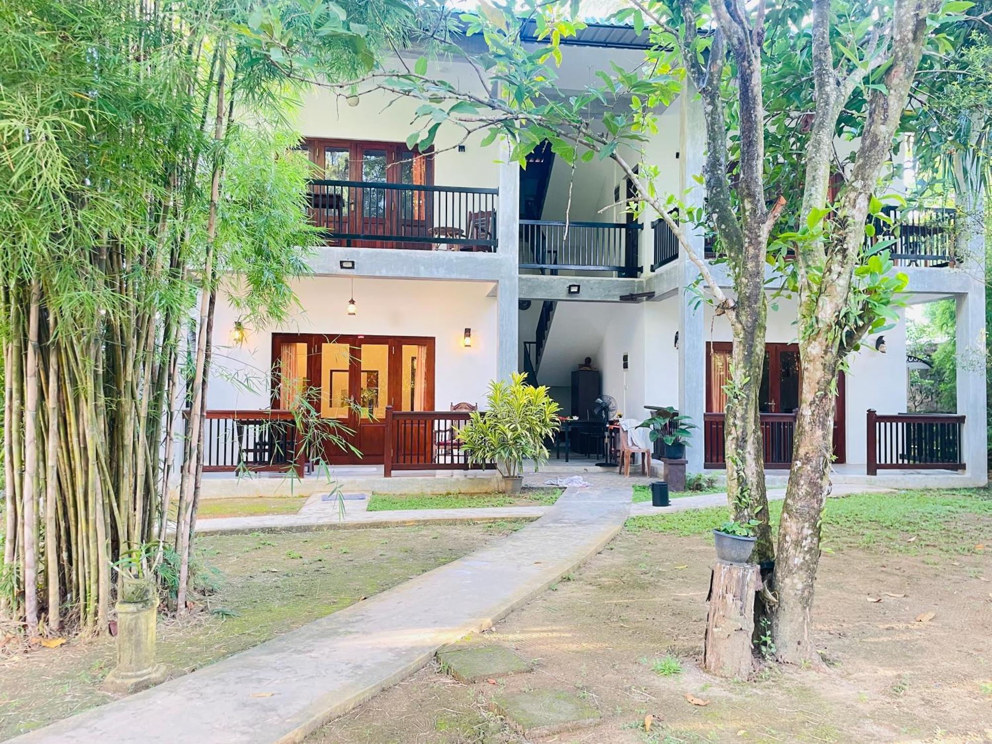 Lawrence Bed & Breakfast *
